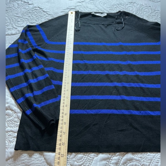 Zara Black and Blue Crew Neck Sweater - Picture 4 of 7